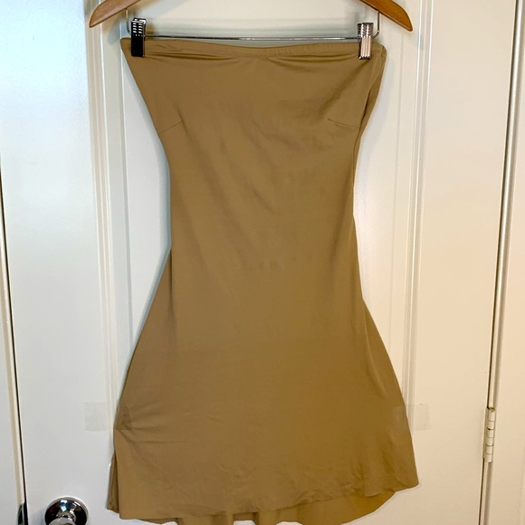 Assets seamless strapless full slip shape wear in nude M - Picture 5 of 6